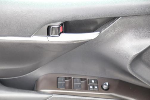 Ice 2023 Toyota Camry SE