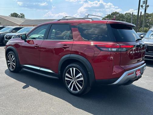 2024 Nissan Pathfinder Platinum