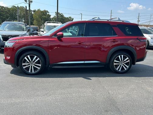 2024 Nissan Pathfinder Platinum