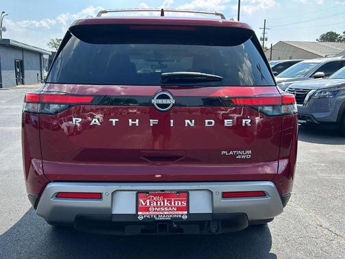 2024 Nissan Pathfinder Platinum