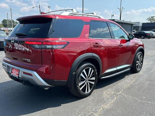 2024 Nissan Pathfinder Platinum