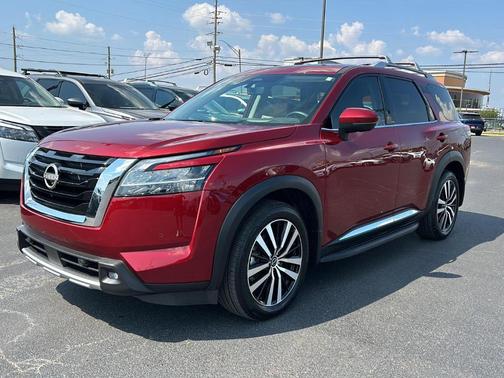 2024 Nissan Pathfinder Platinum