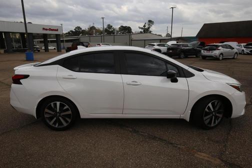 2020 Nissan Versa 1.6 SR