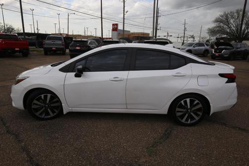 2020 Nissan Versa 1.6 SR