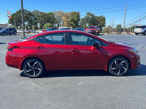 2025 Nissan Versa 1.6 SR