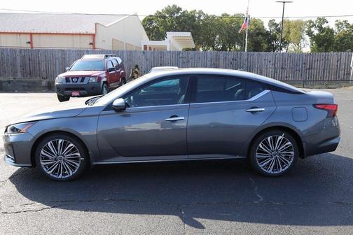 2025 Nissan Altima SL