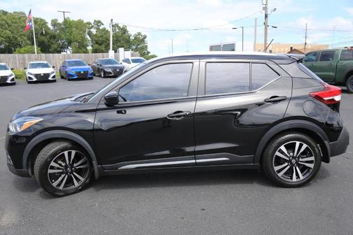 2020 Nissan Kicks SR
