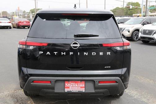 2025 Nissan Pathfinder S