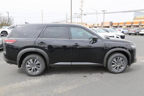 2025 Nissan Pathfinder S