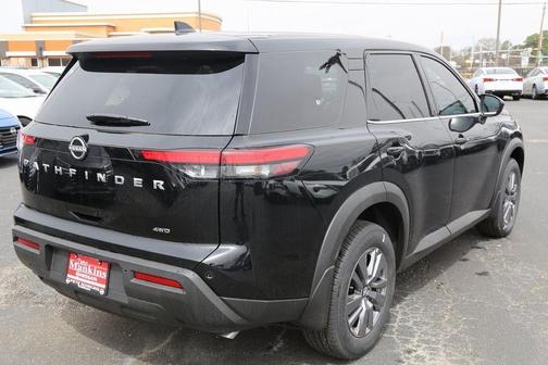 2025 Nissan Pathfinder S