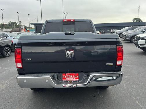 2016 RAM 1500 SLT