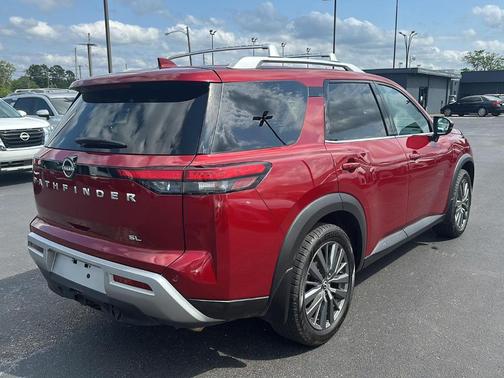 2022 Nissan Pathfinder SL