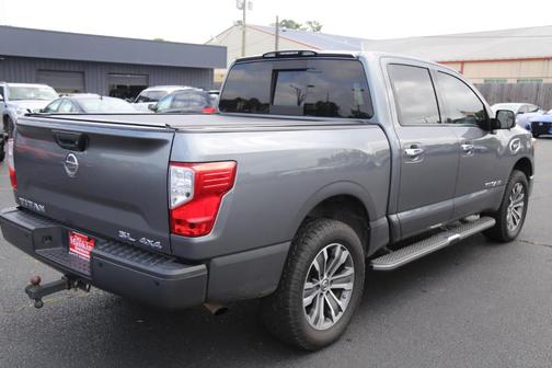 2017 Nissan Titan SL