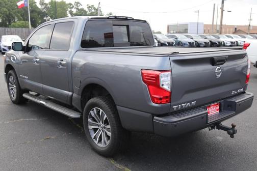 2017 Nissan Titan SL