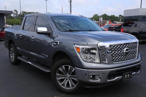 2017 Nissan Titan SL