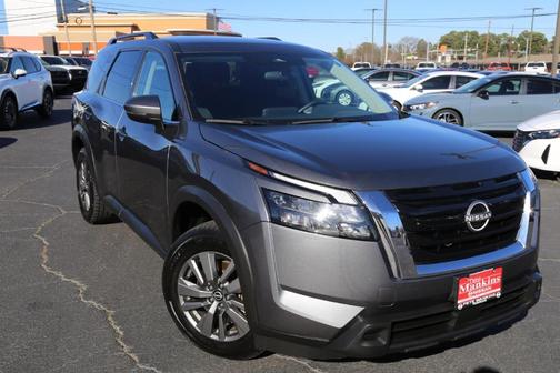 2024 Nissan Pathfinder SV