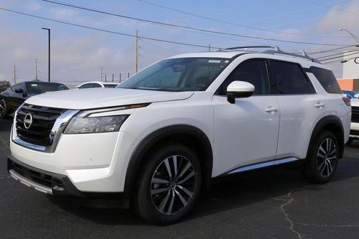 2025 Nissan Pathfinder Platinum