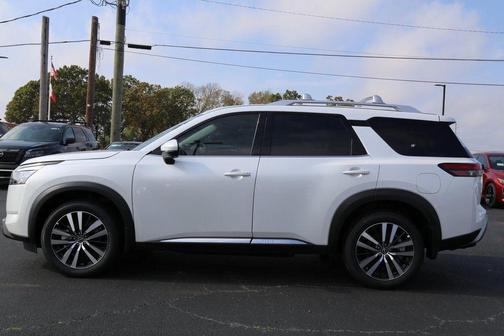 2025 Nissan Pathfinder Platinum