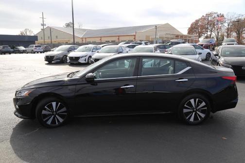 2021 Nissan Altima 2.5 SV