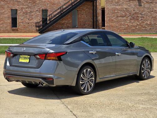 Gun Metallic 2025 Nissan Altima SL