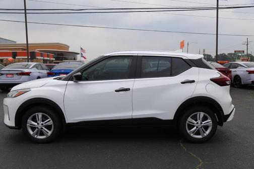 2025 Nissan Kicks Play S