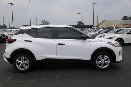 2025 Nissan Kicks Play S
