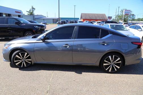 2022 Nissan Altima 2.0 SR