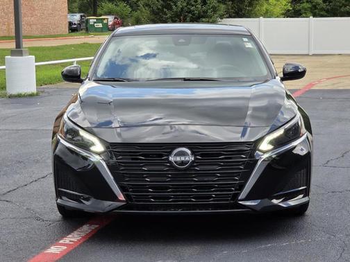 Black 2024 Nissan Altima 2.5 SV