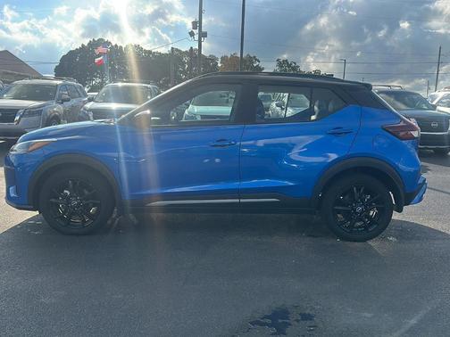 2023 Nissan Kicks SR