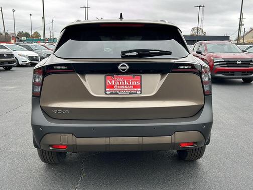 2026 Nissan Kicks SV