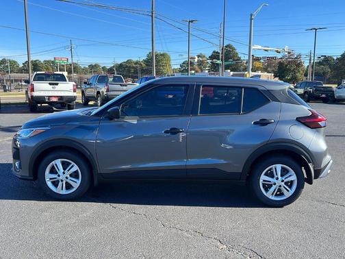 2025 Nissan Kicks Play S