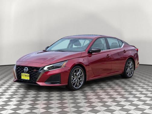 Scarlet Ember 2023 Nissan Altima 2.0 SR