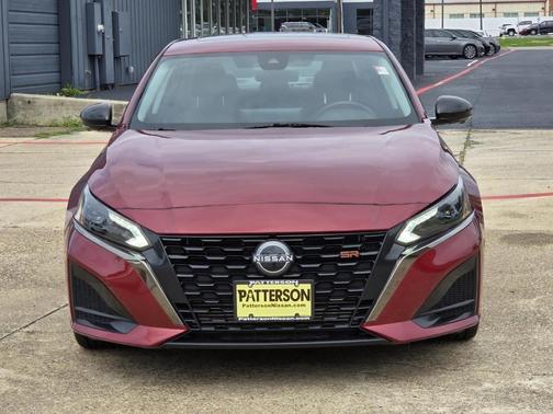 Scarlet Ember 2023 Nissan Altima 2.0 SR