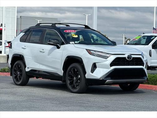 2025 Toyota RAV4 Hybrid SE