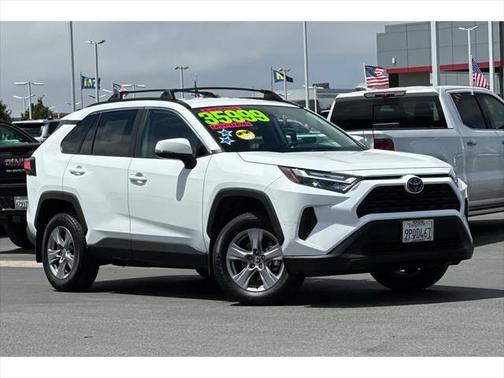 2024 Toyota RAV4 XLE