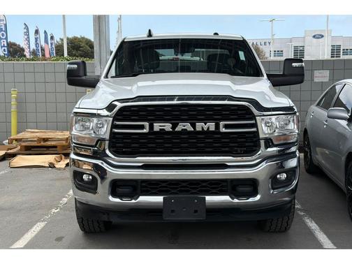 Bright White Clearcoat 2024 RAM 2500 Big Horn Crew Cab 4x4 6'4' Box