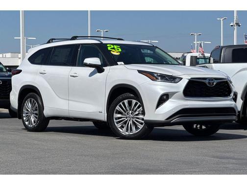 2025 Toyota Highlander Hybrid Platinum