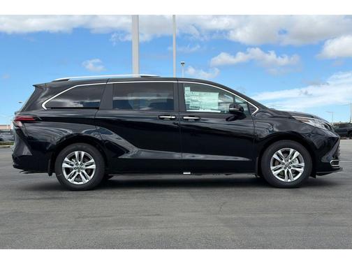 Midnight Black Metallic 2026 Toyota Sienna Limited