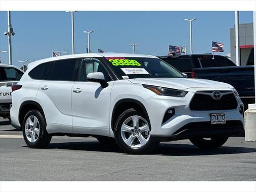 2023 Toyota Highlander LE