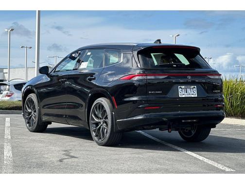 2025 Toyota Crown Signia Limited