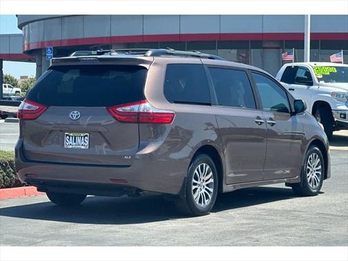 2018 Toyota Sienna XLE Premium