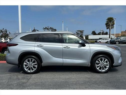 2024 Toyota Highlander Hybrid Limited