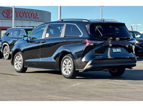 2026 Toyota Sienna LE