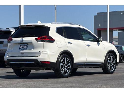Pearl White 2018 Nissan Rogue SL