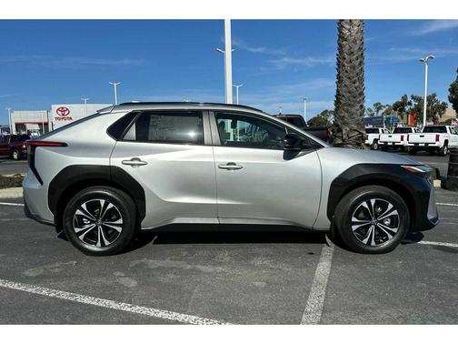 2025 Toyota bZ4X XLE