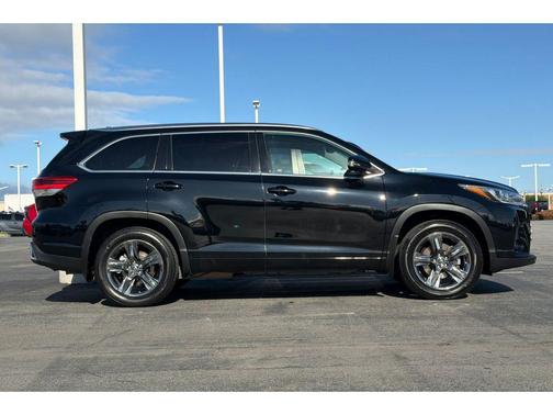 Midnight Black Metallic 2018 Toyota Highlander Limited Platinum