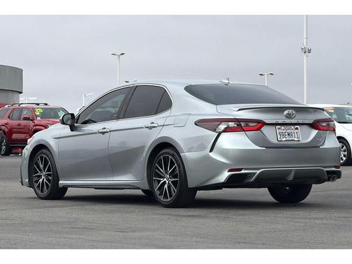 Celestial Silver Metallic 2022 Toyota Camry SE