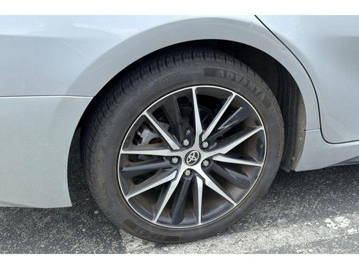 Celestial Silver Metallic 2022 Toyota Camry SE