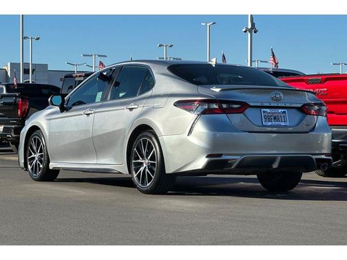 Celestial Silver Metallic 2022 Toyota Camry SE