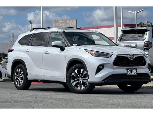 Wind Chill Pearl 2023 Toyota Highlander XLE